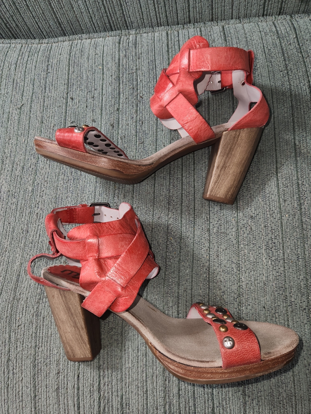 🍉Coral Red Strappy Block Heel Sandals